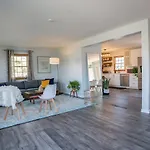 New Luxury Family Getaway With Designer Touches