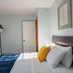 New Luxury Family Getaway With Designer Touches