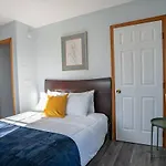 New Luxury Family Getaway With Designer Touches