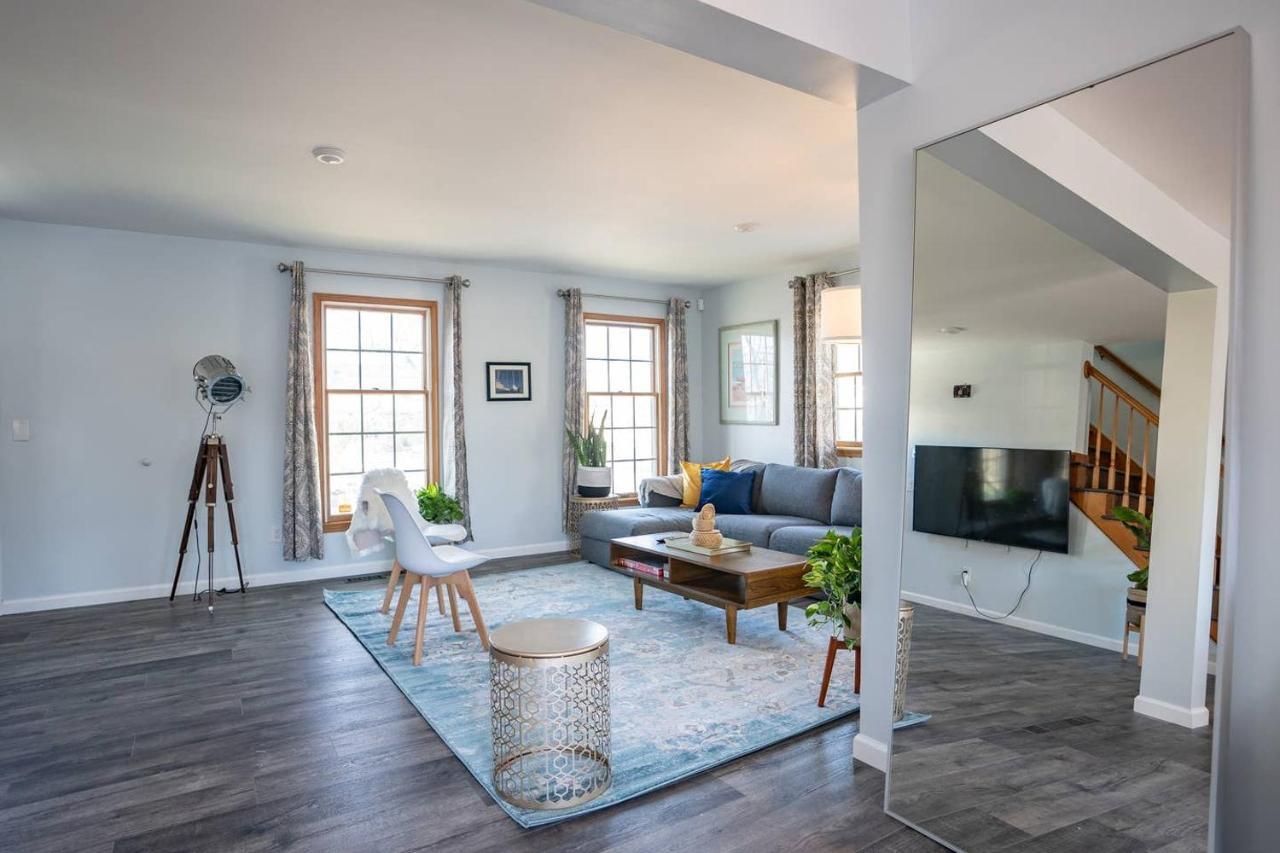 Holiday home New Luxury Family Getaway With Designer Touches