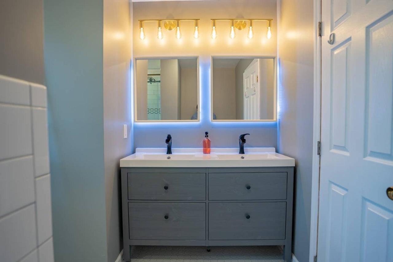 New Luxury Family Getaway With Designer Touches Holiday home *